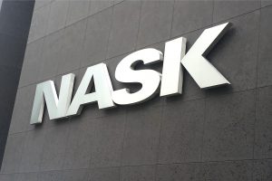 NASK wybrał dostawców sprzętu do nauki zdalnej. Dostawy ruszą w maju