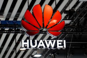 Huawei zaprezentował Atlas 960E SuperPoD – pierwszy na świecie SuperPoD oparty na technologii NPO, podczas konferencji Huawei Connect 2026 w Szanghaju