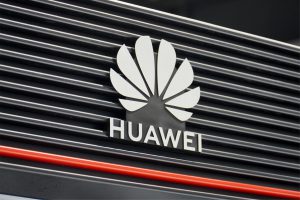 Koniec prawa Moore’a. Huawei stawia wszystko na autorskie „Prawo Tau”