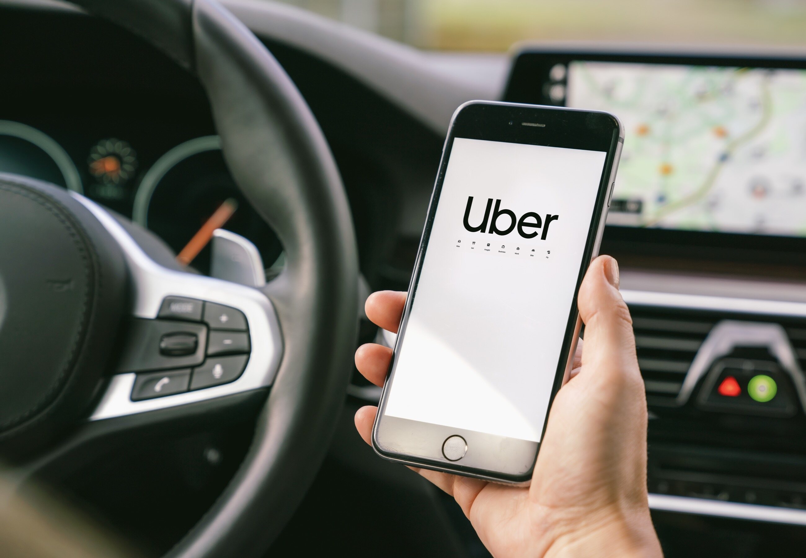 Uber chce być firmą AI – nowy sposób zarabiania dla kierowców i plany floty pojazdów autonomicznych