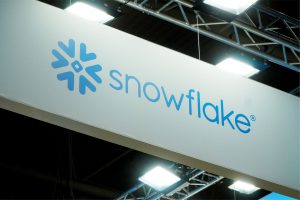 Snowflake zacieśnia współpracę z AWS, inwestując 6 mld dolarów w przyspieszenie rozwoju agentowej AI w przedsiębiorstwach