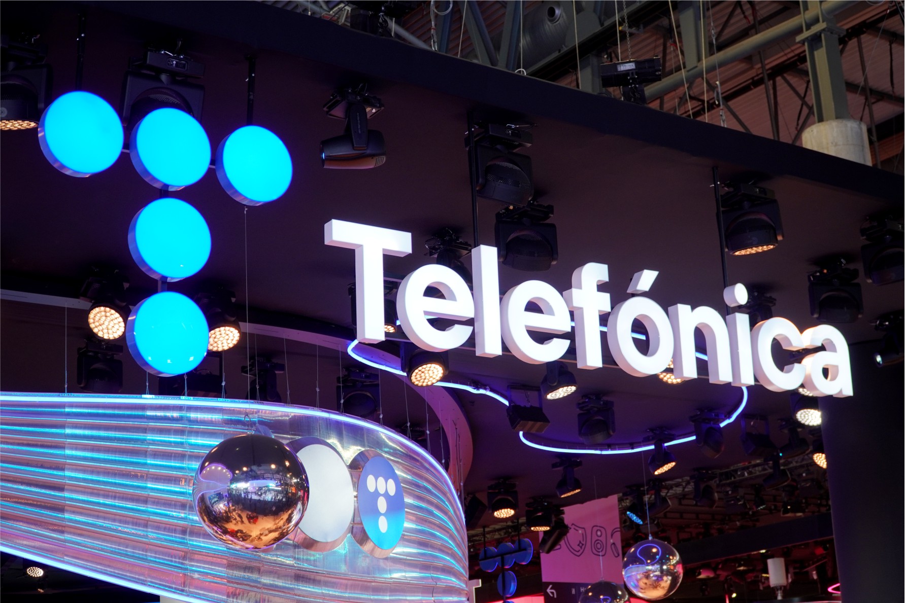 Hiszpańska Telefónica przedłuża kontrakt z Huawei do 2030 roku