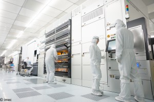 Wyścig o clean roomy. Giganci z branży półprzewodników wykupują dawne zakłady LCD