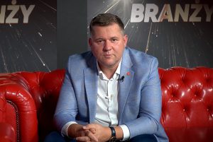 „Liderzy Branży” IT Reseller TV: „Chcemy realizować projekty, które są nastawione na uzyskanie korzyści biznesowych po stronie klienta” – przyznaje Dariusz Kwieciński, Fujitsu