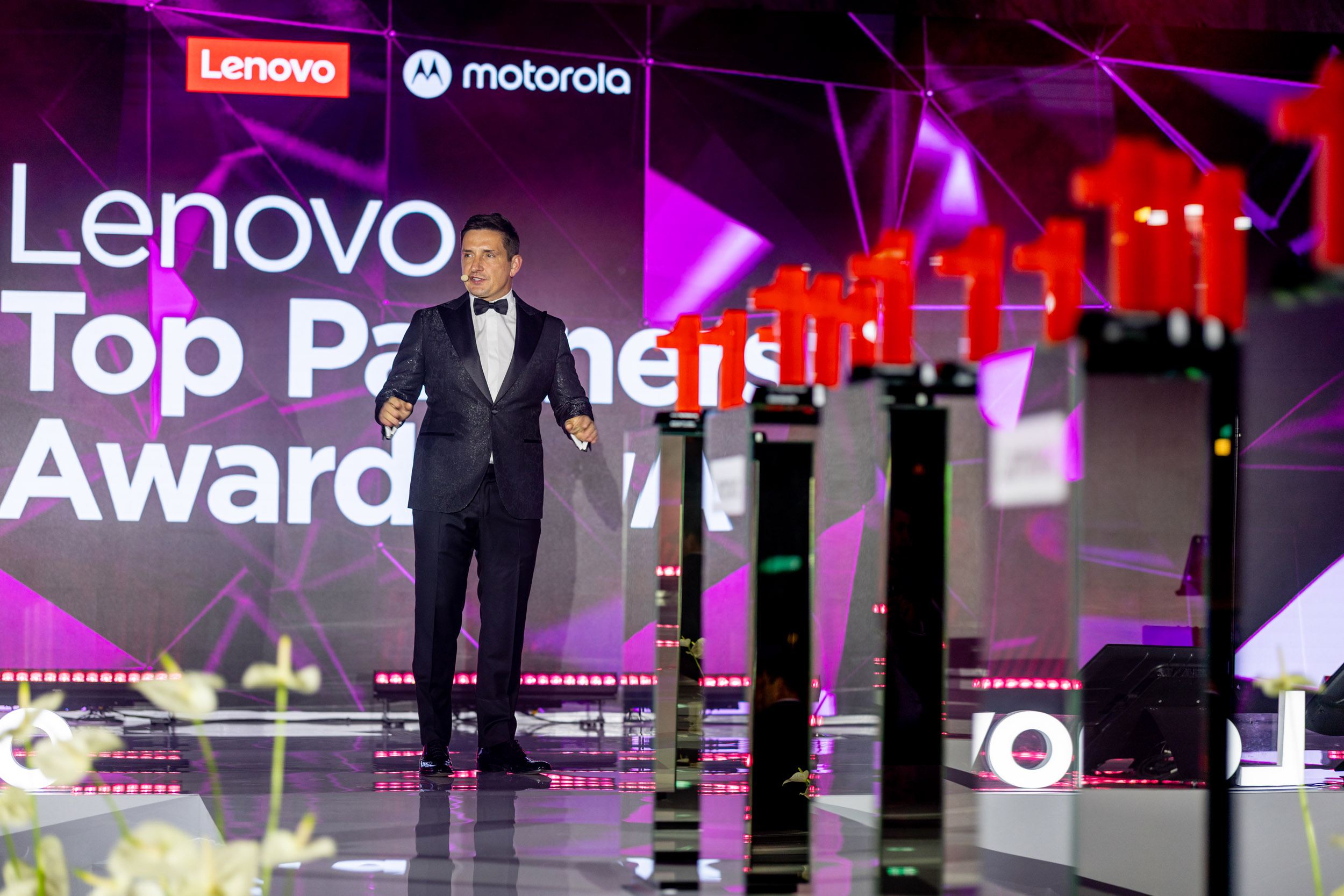 Lenovo Top Partners Award 2024: Niezwykle stylowy wieczór i celebracja współpracy biznesowej. Sprawdź, kto w tym roku został nagrodzony „Jedynką”? – relacja z wydarzenia