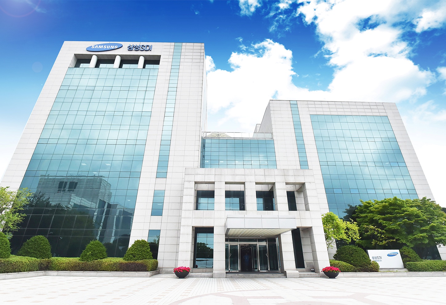 Nowy elektrolit od Samsung SDI zwiększy trwałość i bezpieczeństwo akumulatorów litowo metalowych