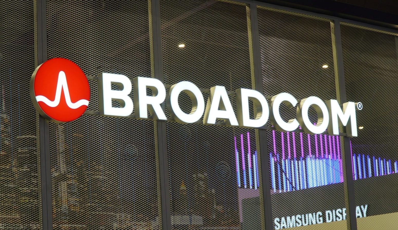Broadcom bije rekordy dzięki chipom AI i szykuje 21,7 mld USD sprzedaży w kolejnym kwartale