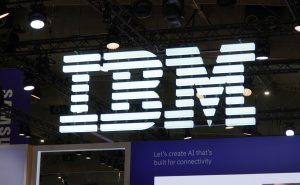 IBM ma zwolnić tysiące pracowników w USA – cięcia obejmą kluczowe działy