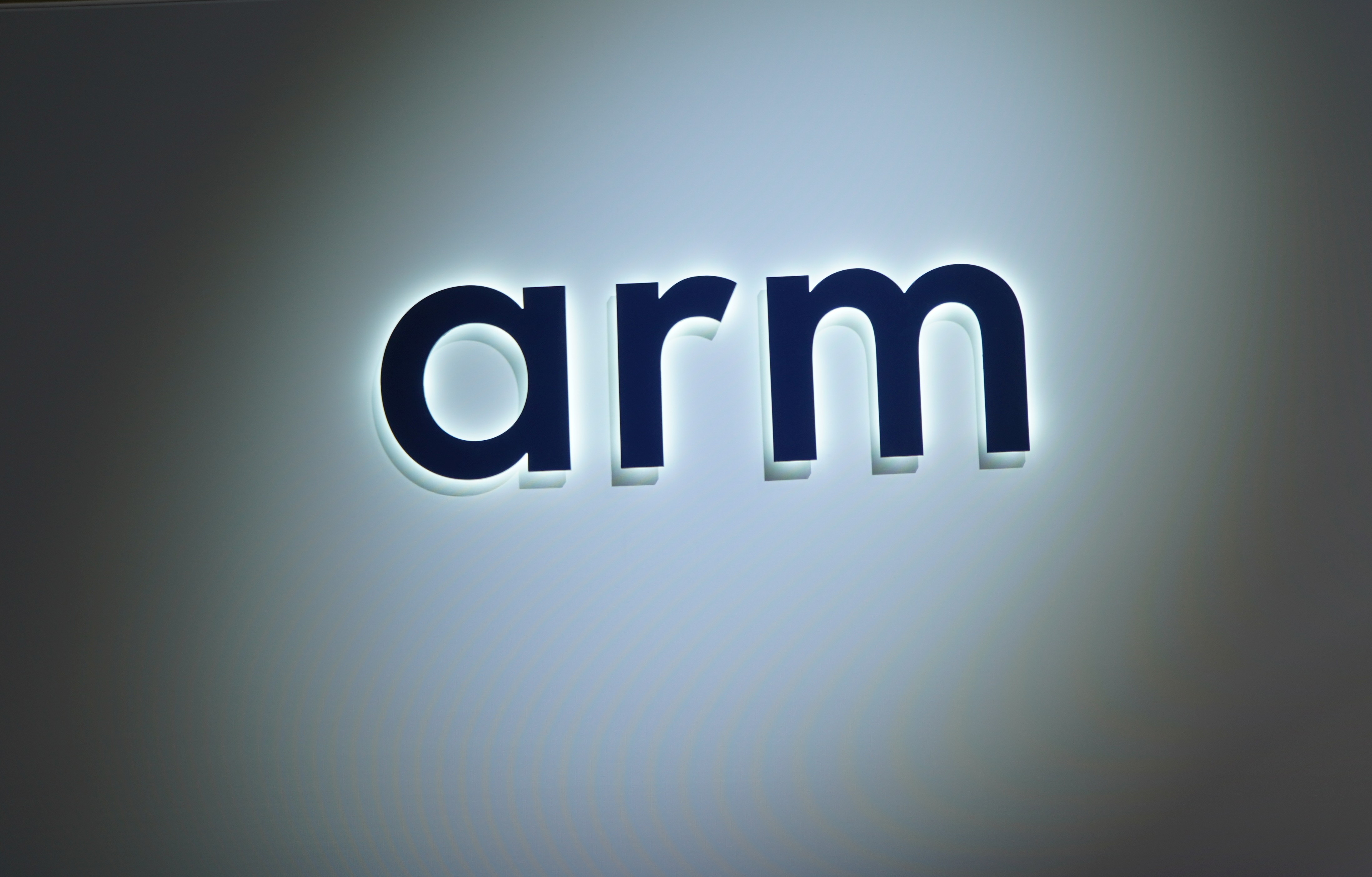 Rami Sinno przechodzi z Amazon do Arm – brytyjska firma szykuje się do produkcji własnych procesorów