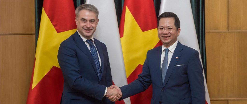 Krzysztof Gawkowski i ambasador Hà Hoàng Hải