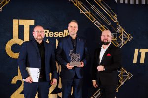 IT Champions 2025: “Jesteśmy niesamowicie dumni z nagrody za wieloletnie działania firmy w kierunku nauczania AI w polskich szkołach” – powiedział Michał Dżoga, Intel