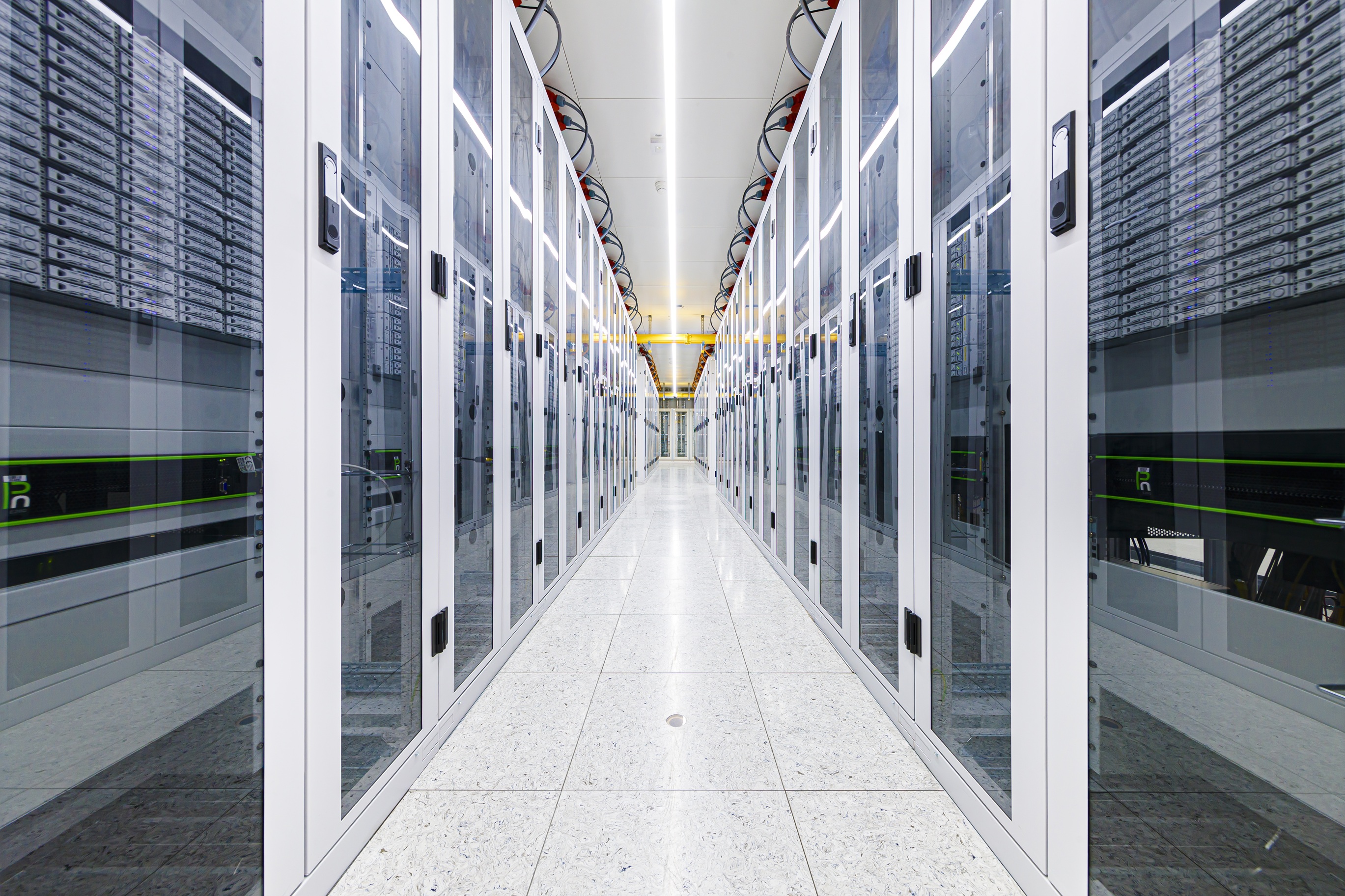 Swisscom podwaja wydajność chmury telekomunikacyjnej dzięki procesorom AMD EPYC i platformie Dell