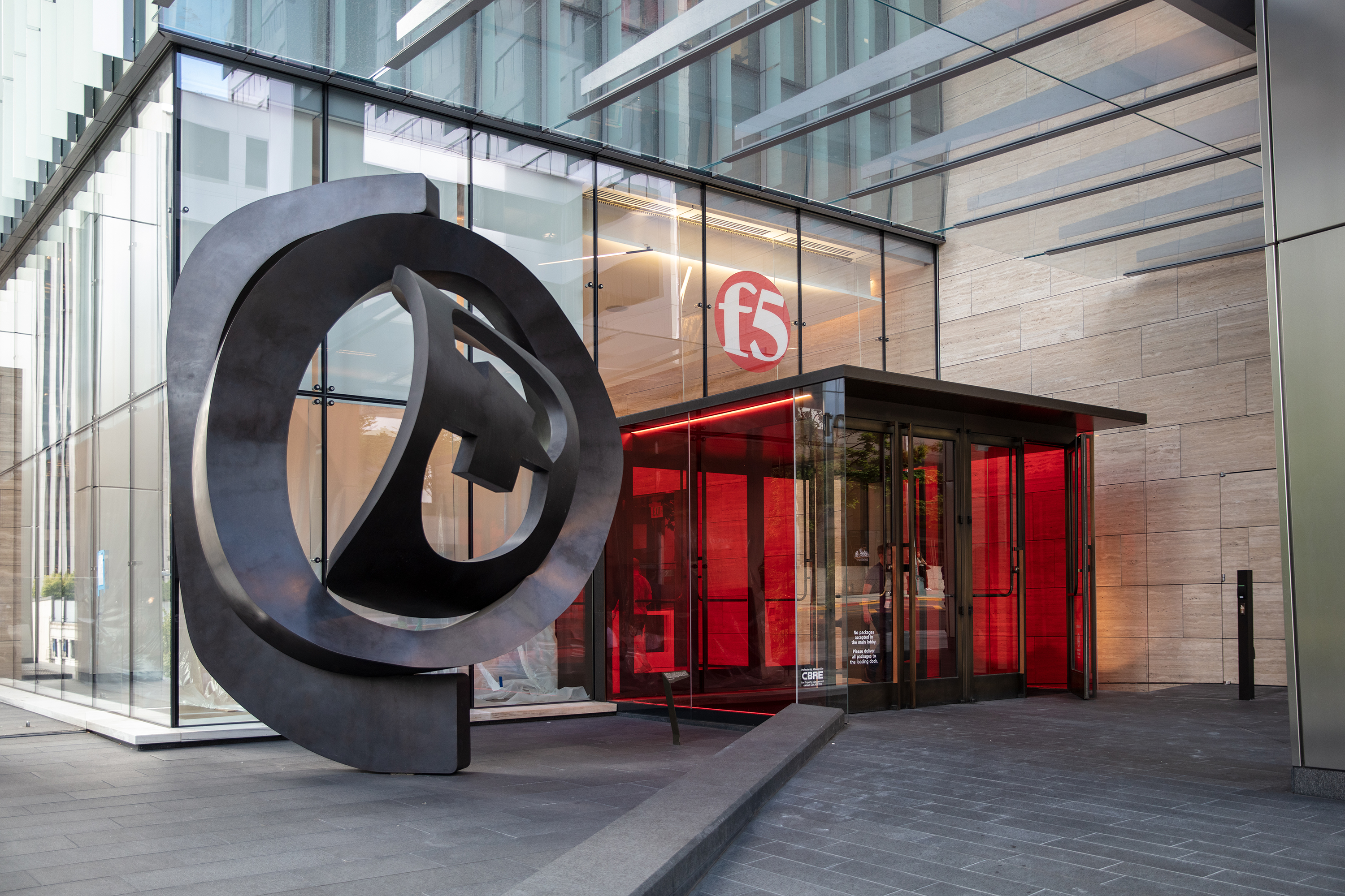 F5 i NVIDIA rewolucjonizują routing LLM i optymalizują koszty GPU w środowiskach AI