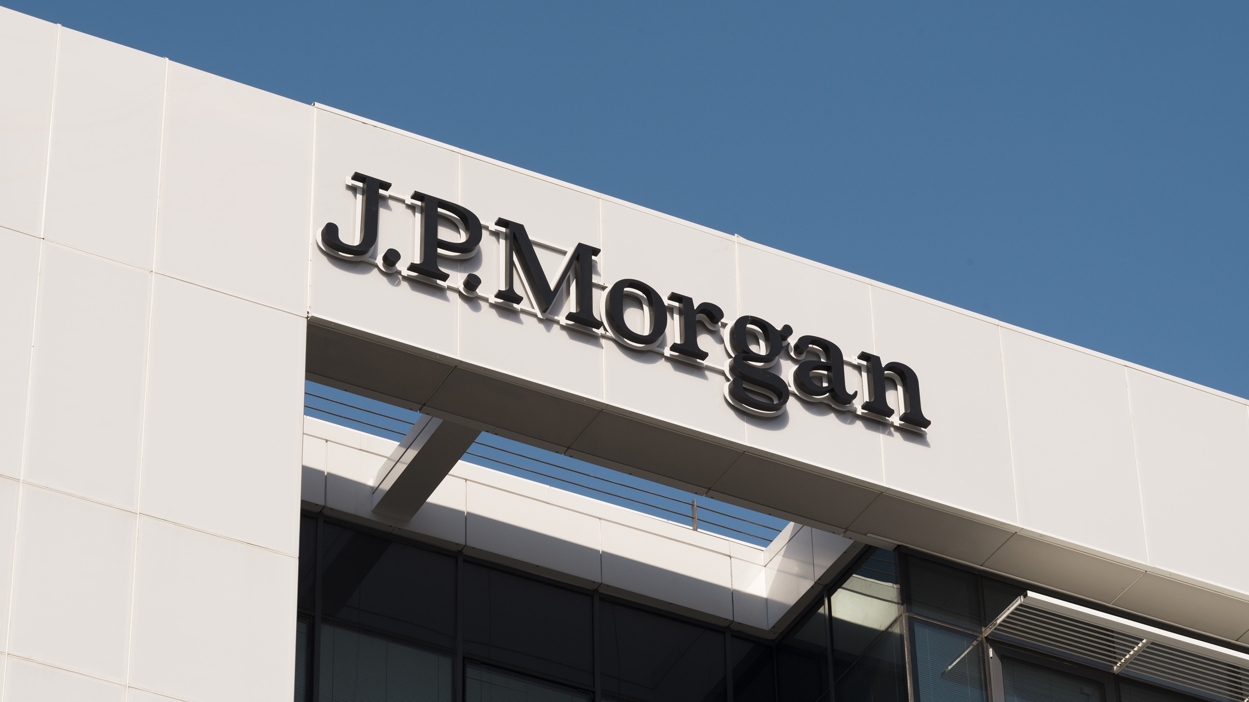 JPMorgan ujawnia ambitny plan: Zostać pierwszym megabankiem w pełni napędzanym przez AI