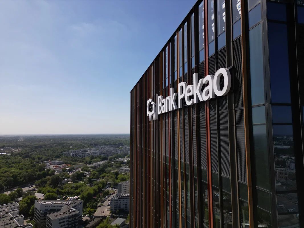 Hitachi Europe dostarczy Bankowi Pekao nowoczesne bankomaty recyklingowe