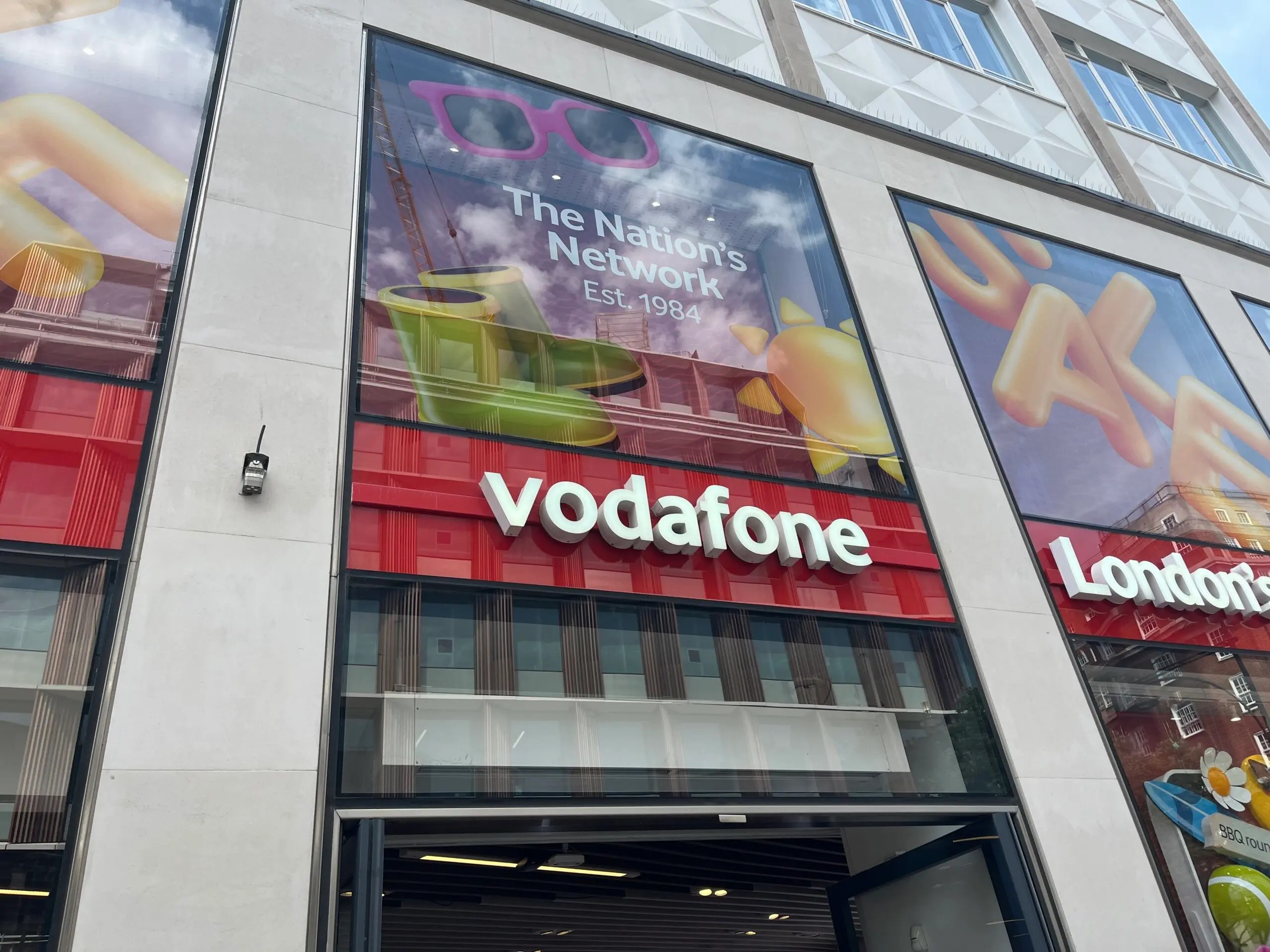 Ericsson i Nokia z kontraktem od Vodafone wartym 2 mld funtów