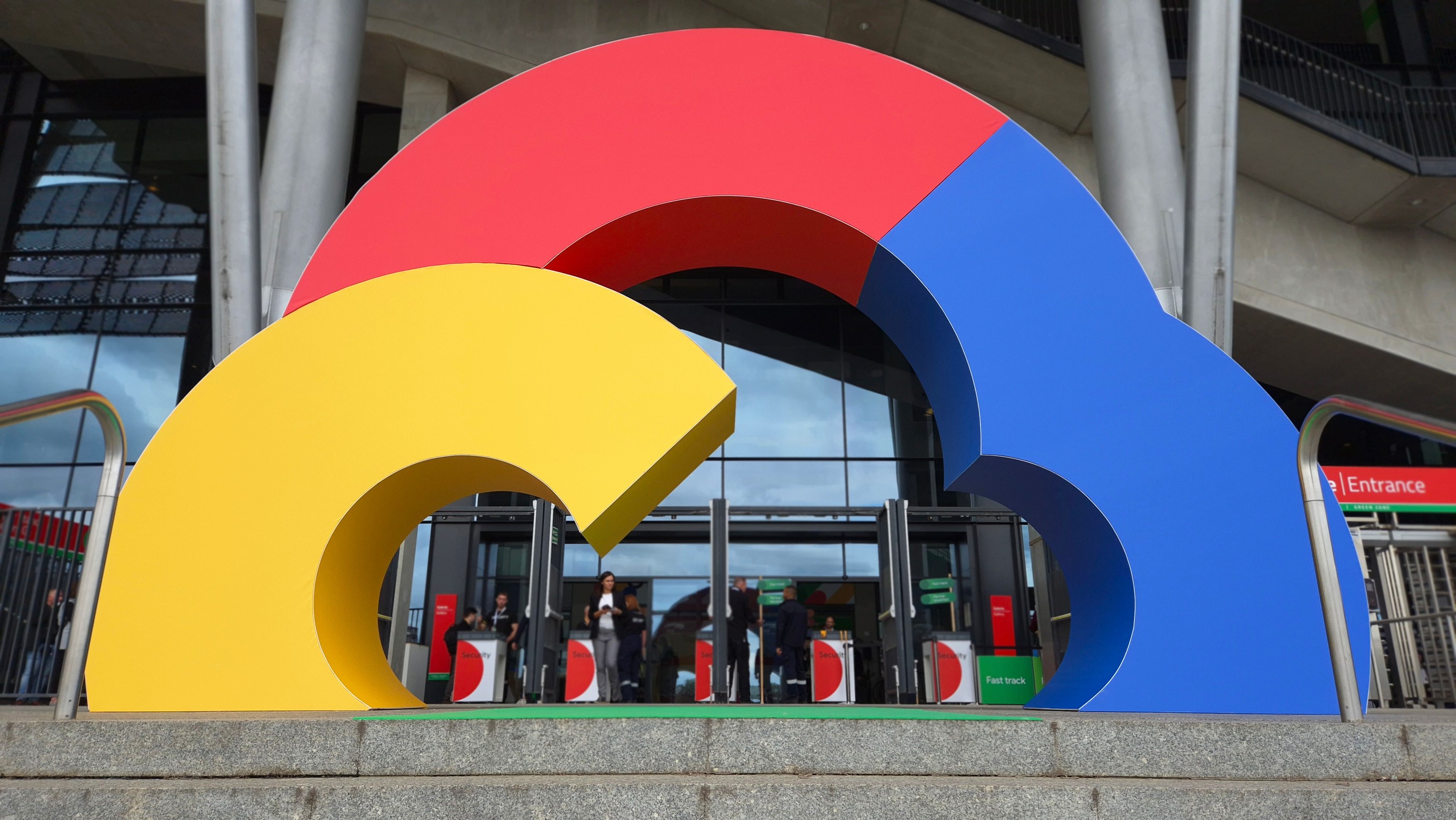 Rekordowy kwartał dla Google – 102 mld dol. przychodów i 35 mld zysku netto