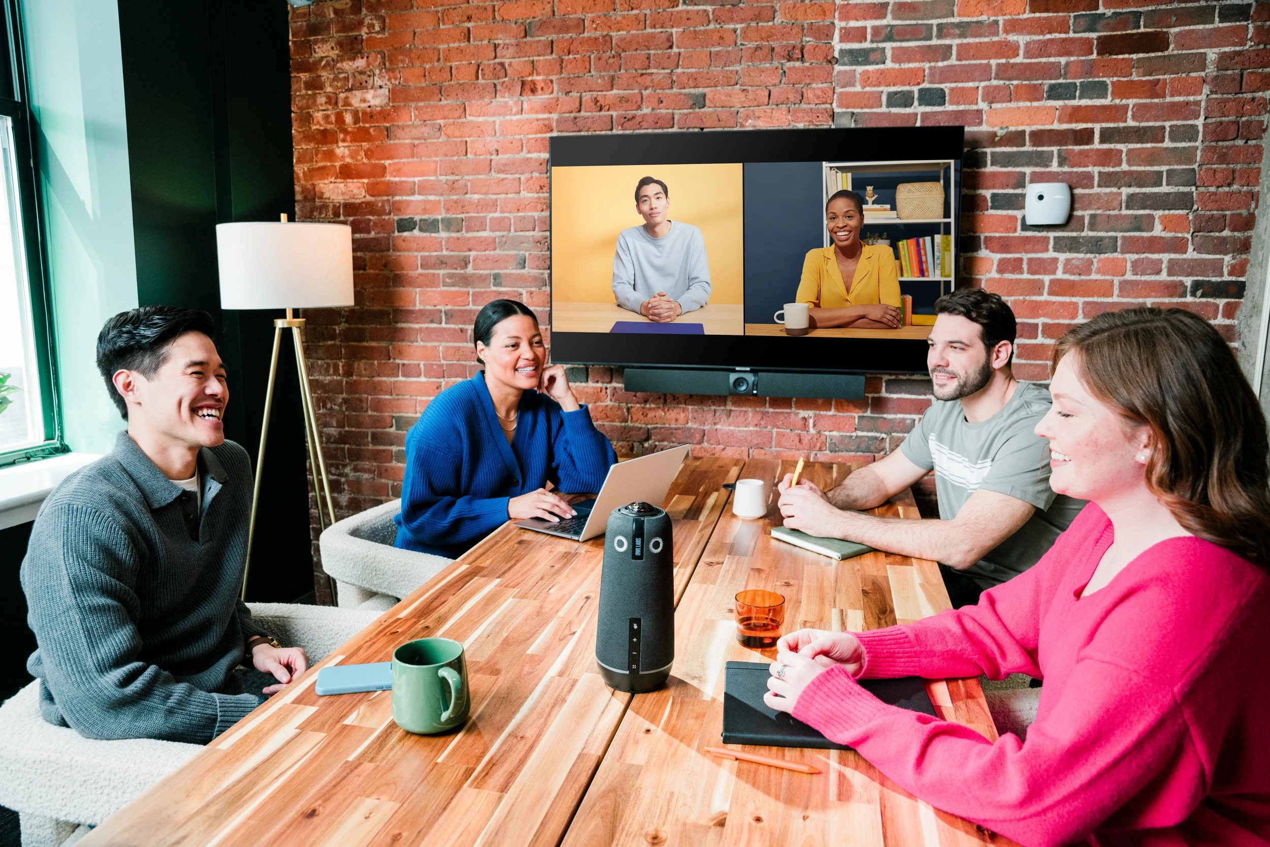 Lenovo i Owl Labs wprowadzają rozwiązania Microsoft Teams Rooms z kamerami 360° opartymi na AI