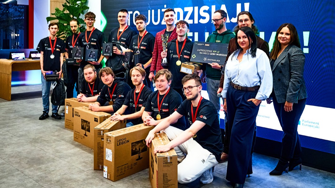 Finał E-Mistrzostw Warszawy by Lenovo. Innowacyjny format połączył gaming, sport i edukację