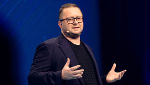 „Trzeba ryzykować i budować przyszłość, nawet jeśli nikt jej jeszcze nie rozumie”. Octave Klaba, CEO i założyciel OVHcloud o alternatywnej drodze w świecie AI i chmury