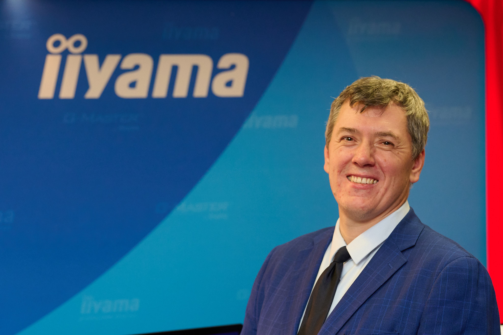 Iiyama rośnie szybciej niż rynek