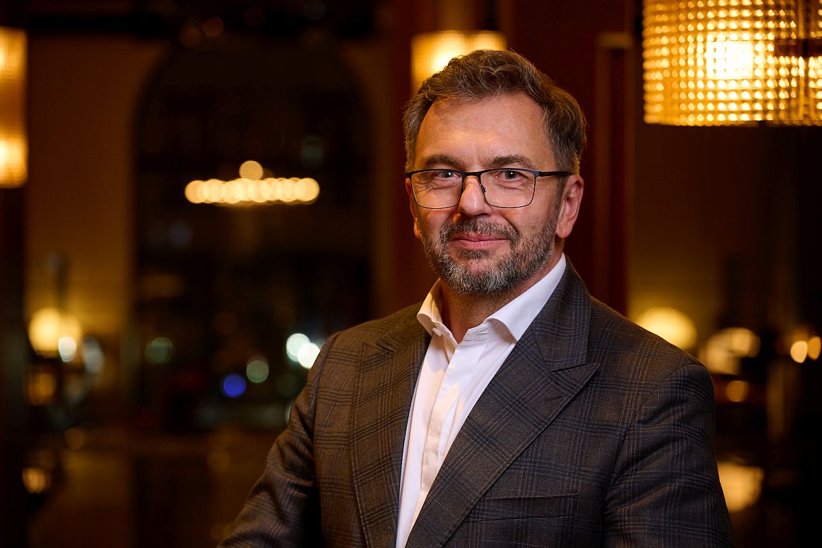 Mirosław Pisaniec Schneider Electric