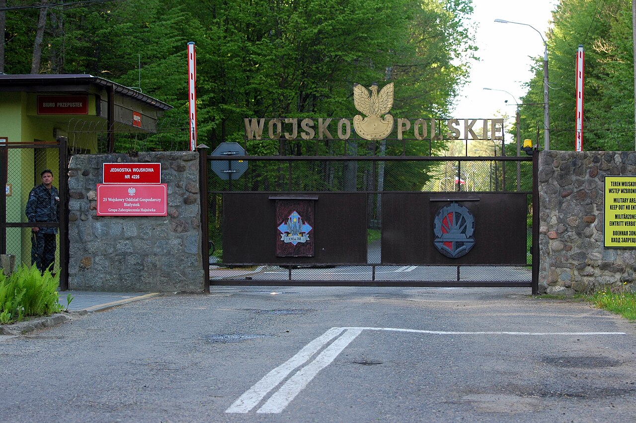 Wojsko Polskie wprowadza zakaz wjazdu chińskich pojazdów na teren chronionych obiektów