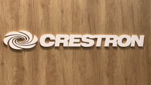 ISE 2026: Crestron prezentuje platformę audio DM NAX i kamerę 1 Beyond i12D z technologią Visual AI