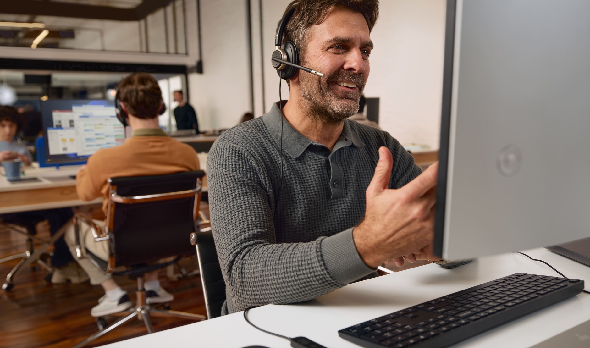 ISE 2026: HP wzmacnia pracę hybrydową. Nowe słuchawki Poly Mission, VideoOS 5.0 i HP Dimension z Google Beam