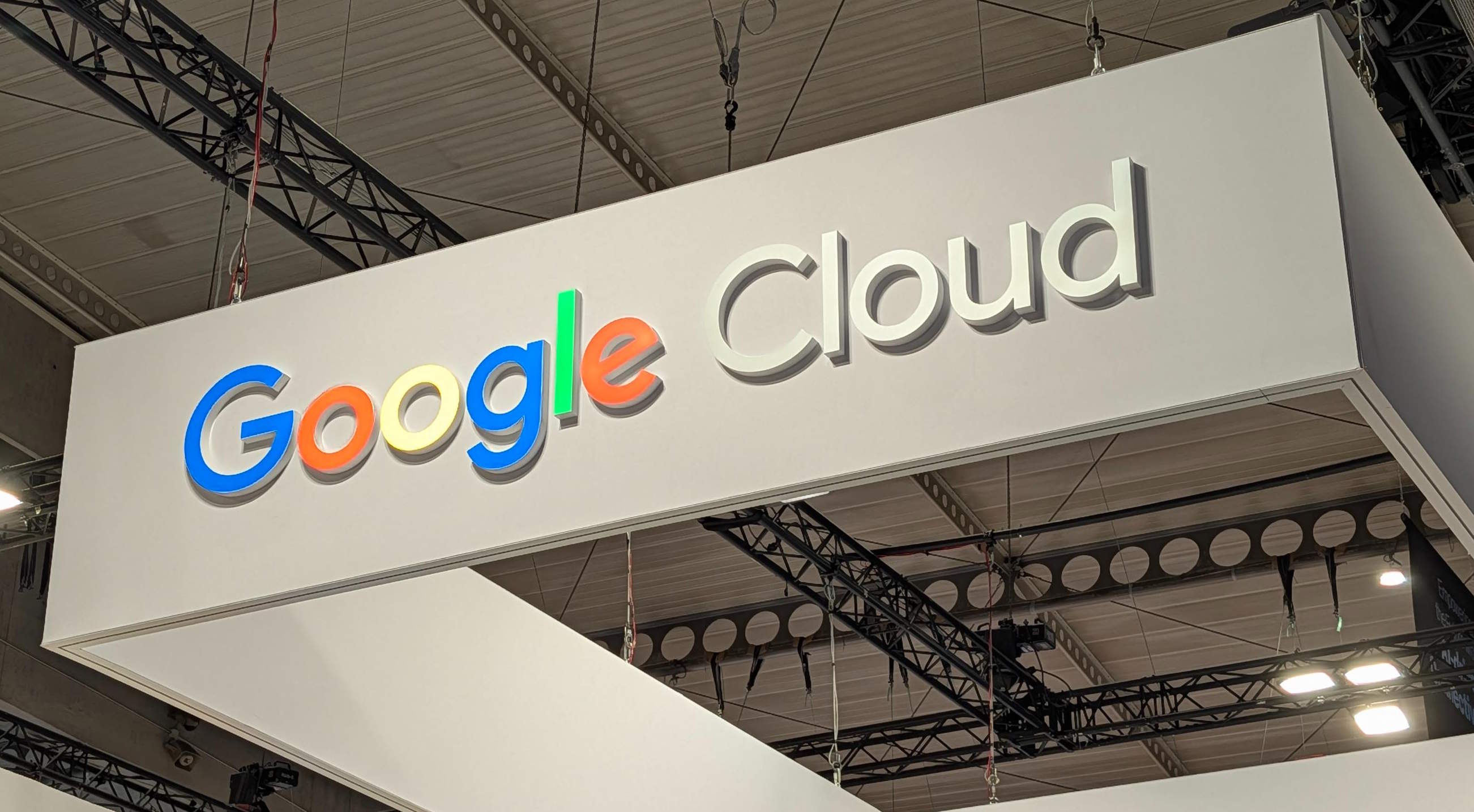 Red Hat i Google Cloud stawiają na suwerenność cyfrową. OpenShift trafi do Google Cloud Dedicated