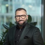 Sprzedażowe DNA, ludzka twarz biznesu i druk pod ostrzałem. Krzysztof Mertowski o strategii marki Brother na trudne czasy