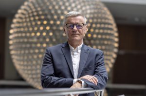 IT Reseller nr. 371-372: “Naszą siła pozostaje organizacja” – podkreślił w wywiadzie okładkowym Zbigniew Mądry, CEO – President AB S.A.