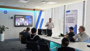 HP Collaborate with Excellence: słuchawki HP Poly Focus 6, AI oraz bezpieczeństwo w dobie NIS 2