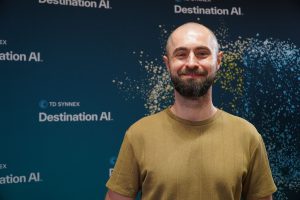 TD SYNNEX Destination AI Kraków: „Dzięki chmurze mniejsi klienci mogą korzystać z technologii zarezerwowanych dotąd dla największych graczy” – podkreślił Rafał Król z Trek2Summit