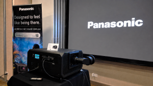 Od kompaktowych projektorów po bezramkowe ściany LED: Nowości od Panasonic MEVIX