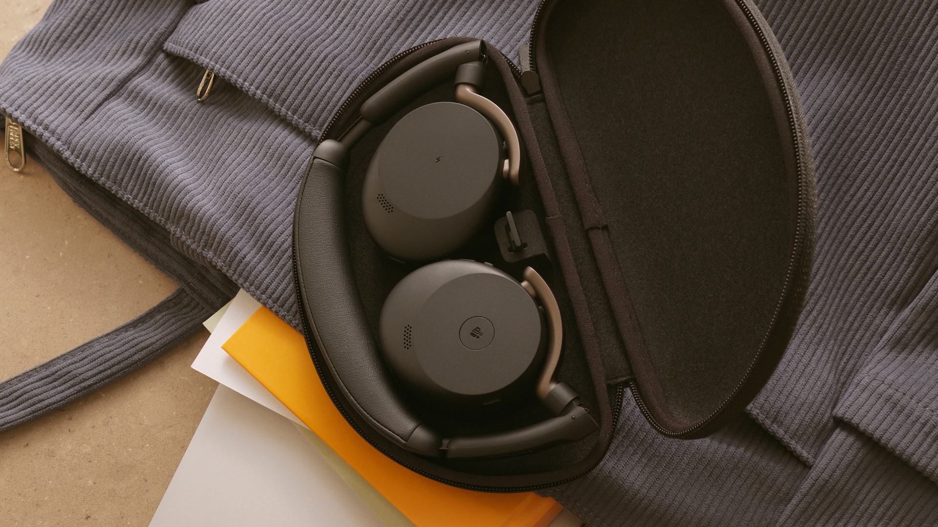 Premiera serii Jabra Evolve3: Słuchawki dopasowane do pracownika, wymagań AI i zarządzania IT