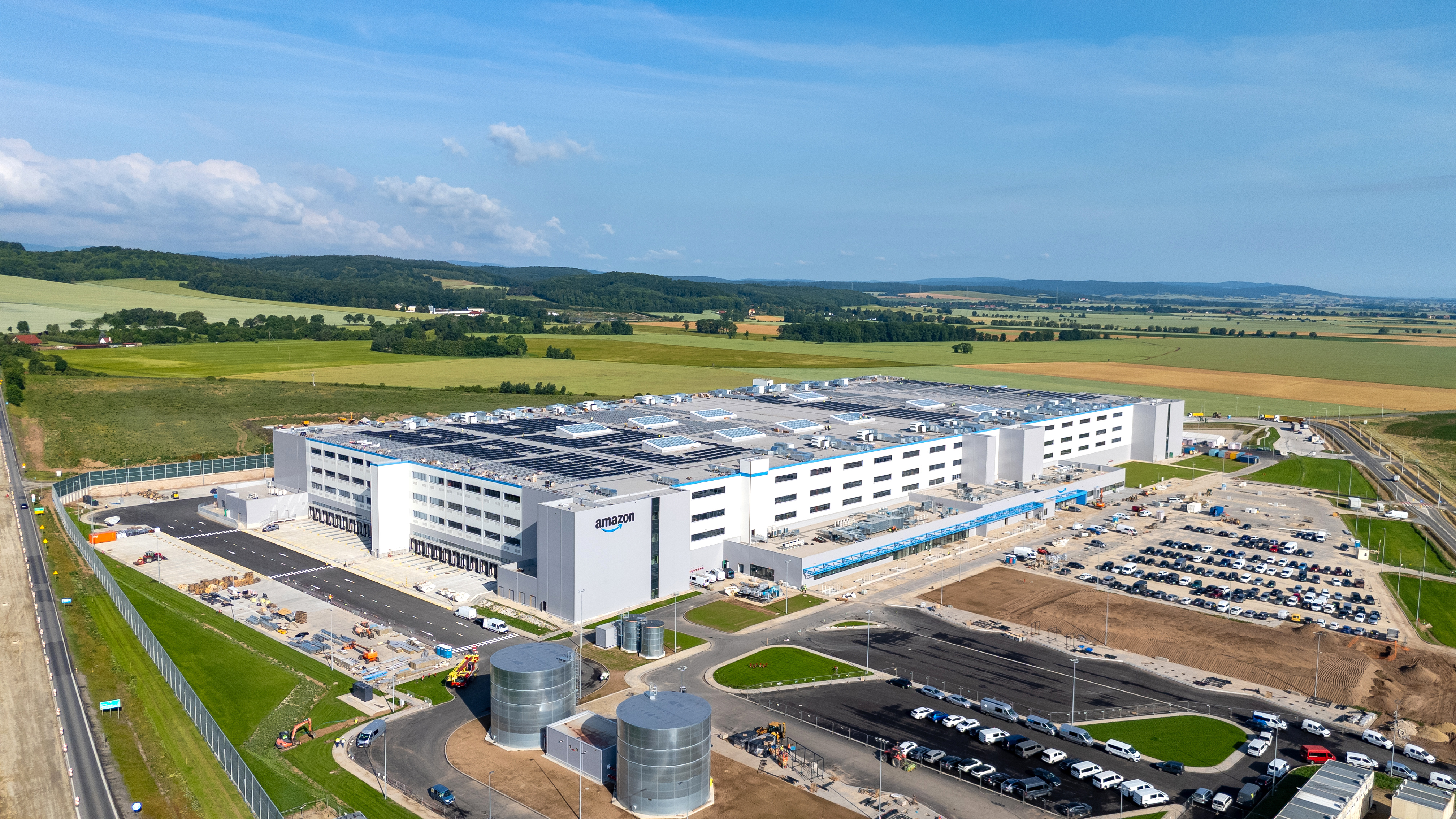 Amazon otwiera centrum logistyczne na Dolnym Śląsku. 5 tys. robotów i 1 tys. nowych miejsc pracy