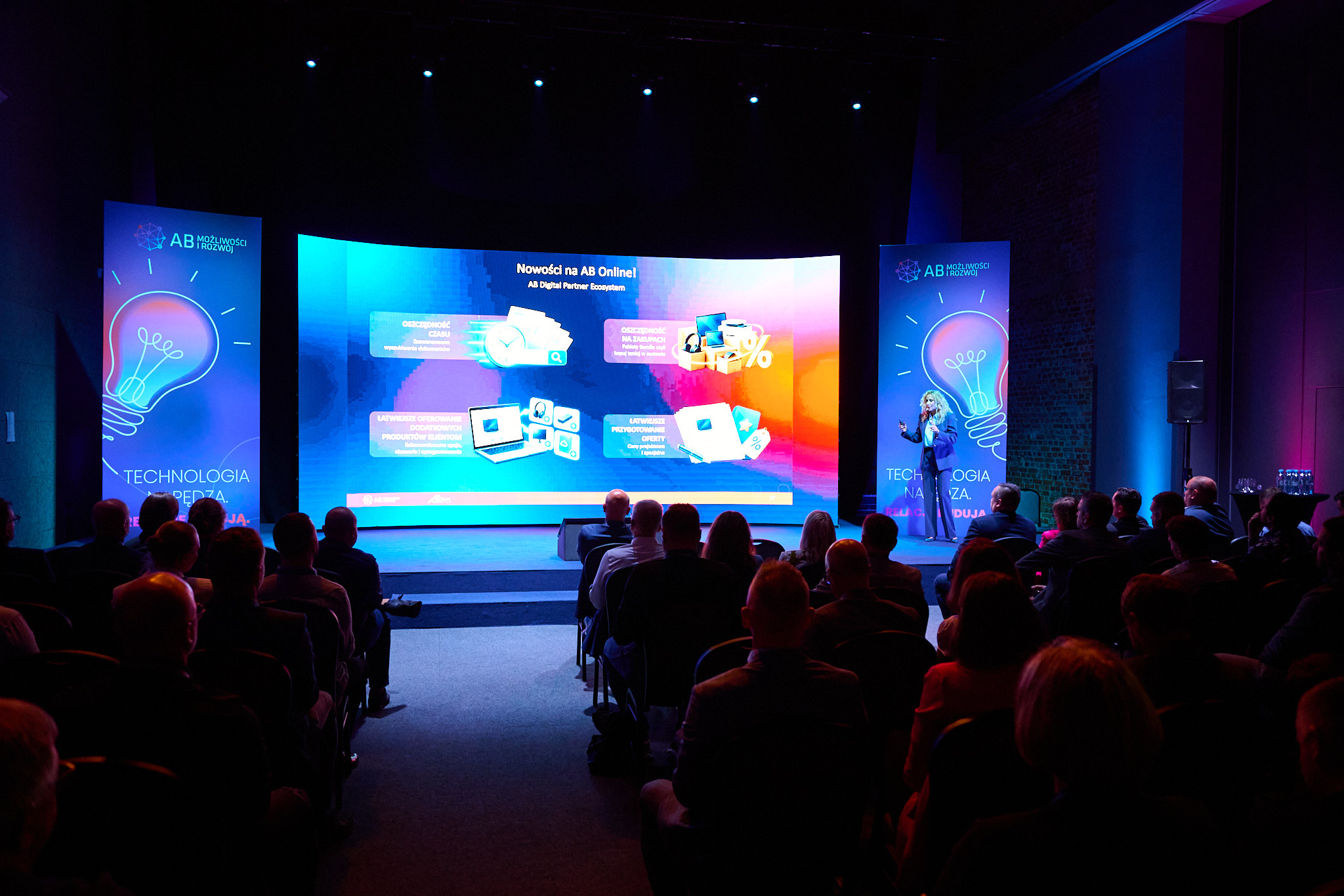 Koniec ślepego zachwytu AI i powrót do budowania marży. AB „Możliwości i Rozwój” 2026 pod hasłem „Technologia napędza, relacje budują”