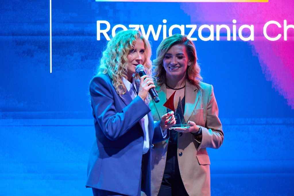 Liderzy rynku SMB nagrodzeni podczas „AB Możliwości i Rozwój”. Statuetki „Partner Roku SMB 2026” wręczone