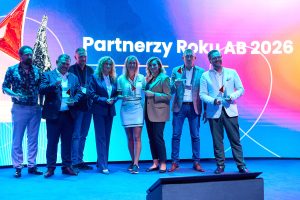 Liderzy rynku SMB nagrodzeni podczas „AB Możliwości i Rozwój”. Statuetki „Partner Roku SMB 2026” wręczone