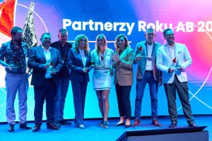 Liderzy rynku SMB nagrodzeni podczas „AB Możliwości i Rozwój”. Statuetki „Partner Roku SMB 2026” wręczone