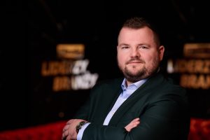 “Dystrybucja w czasie wielkiej zmiany – Specjalizacja będzie bronić kanału” – podkreślił w wywiadzie okładkowym Wojciech Kiałka, Director Specialized Solutions, TD SYNNEX Poland